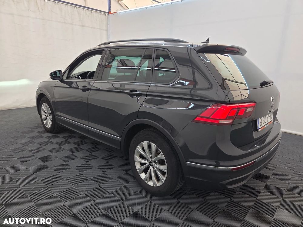 Volkswagen Tiguan - 2