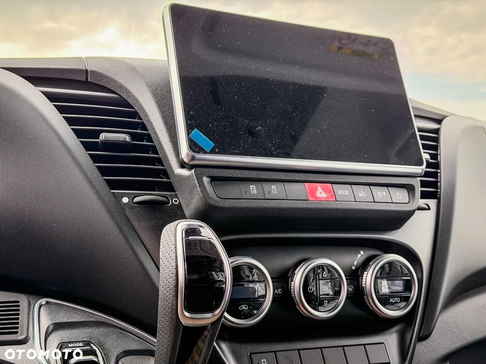 Iveco Daily 70C plandeka 15ep, sypialnia 2 łóżka, pneumatyka - 35