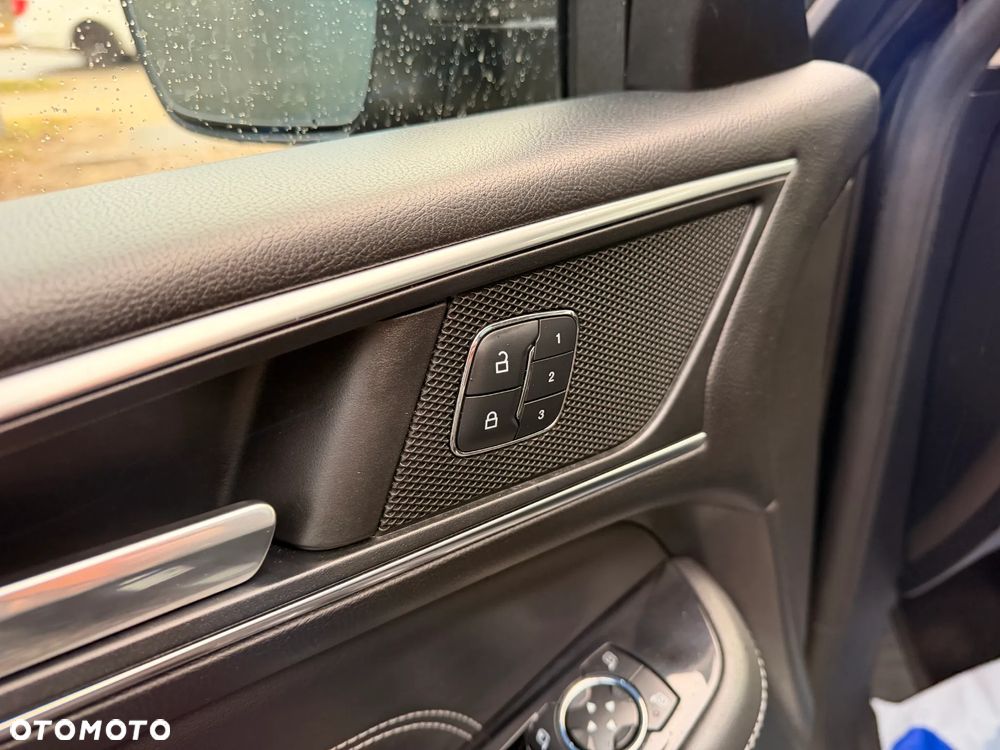 Ford S-Max 2.0 TDCi 4WD Titanium PowerShift - 17