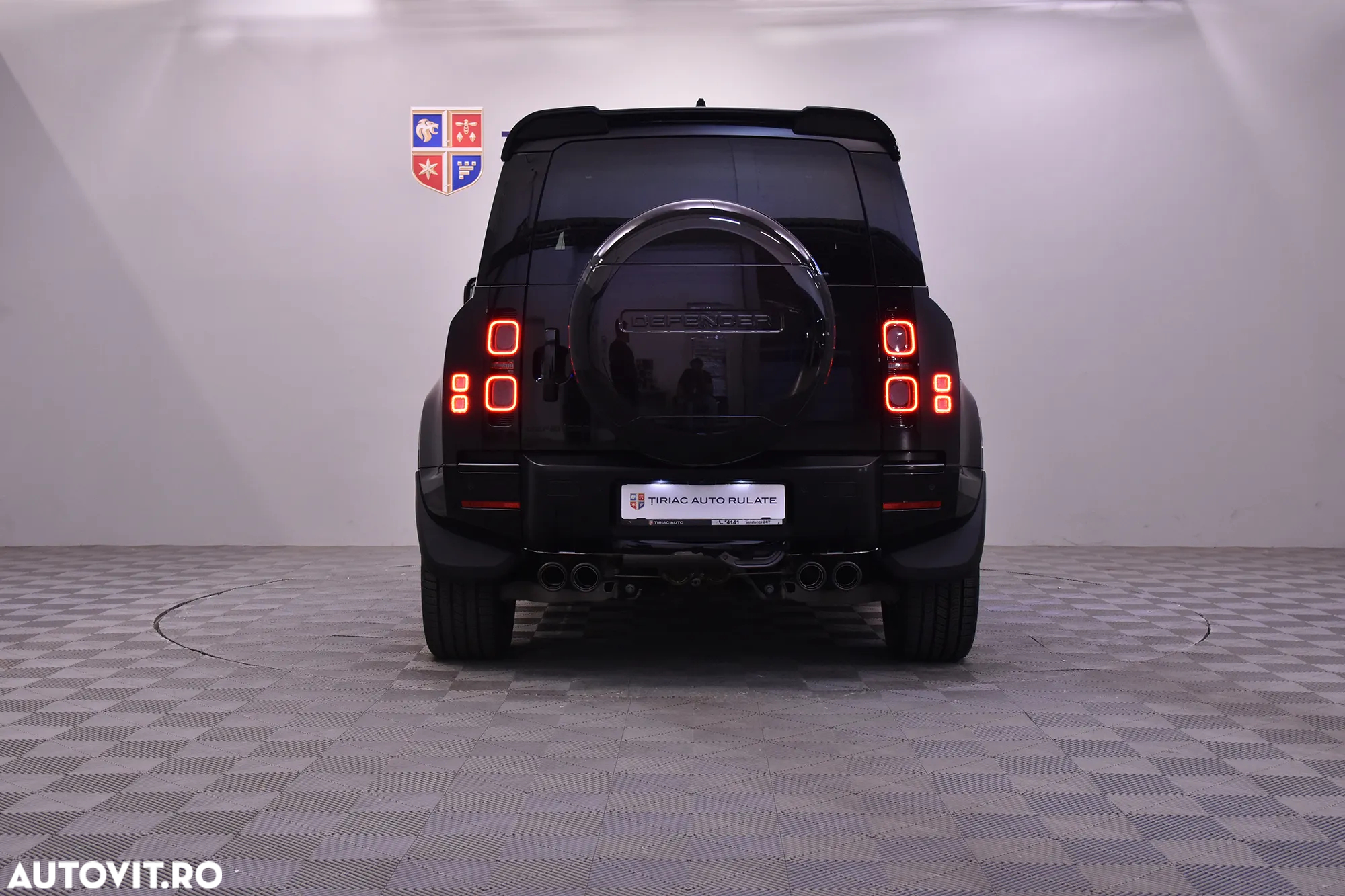 Land Rover Defender 90 5.0 V8 - 4