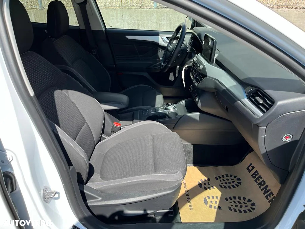 Ford Focus 2.0 EcoBlue Start-Stopp-System Aut. TITANIUM X - 11