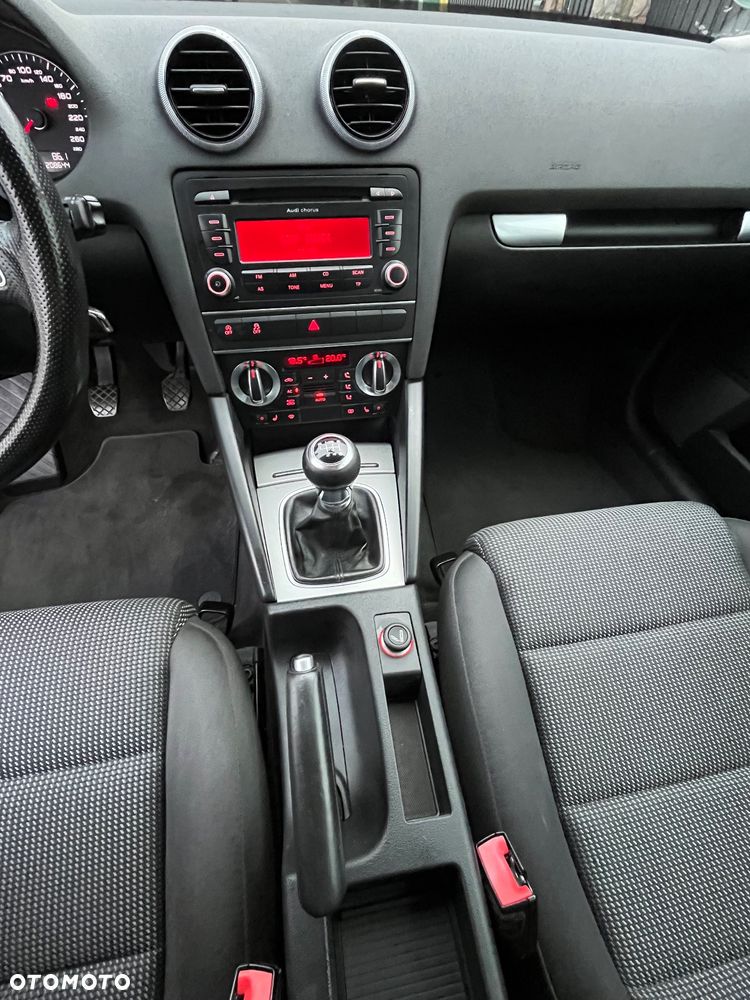 Audi A3 Sportback 1.4 TFSI Attraction - 17