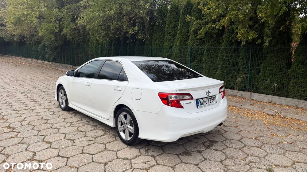 Toyota Camry - 7