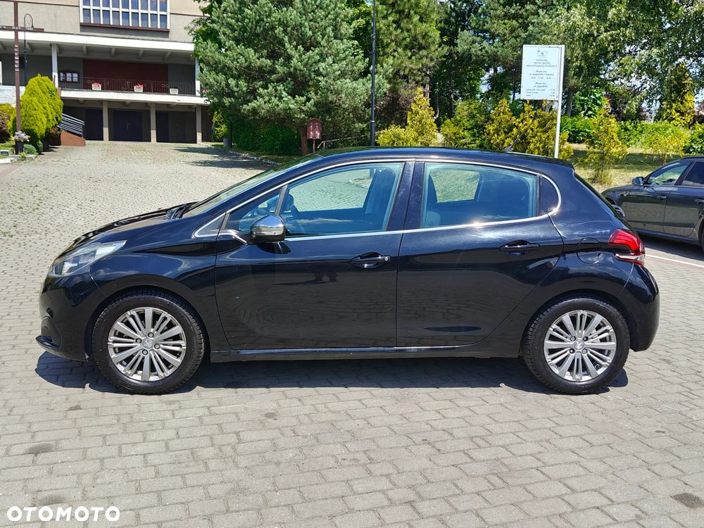 Peugeot 208 1.2 PureTech Style - 32