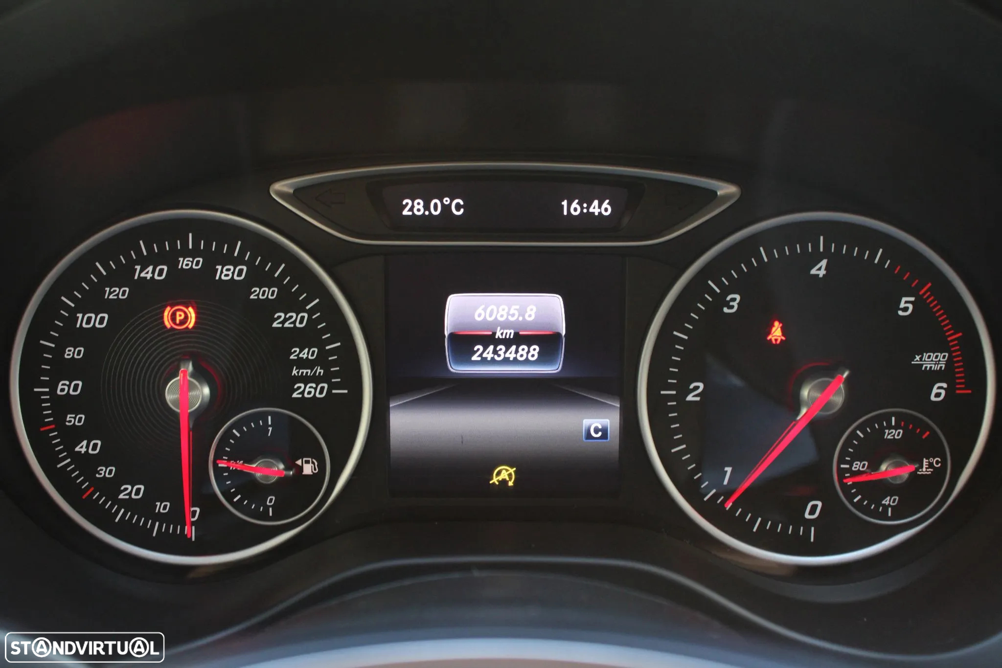 Mercedes-Benz A 180 d AMG Line - 8