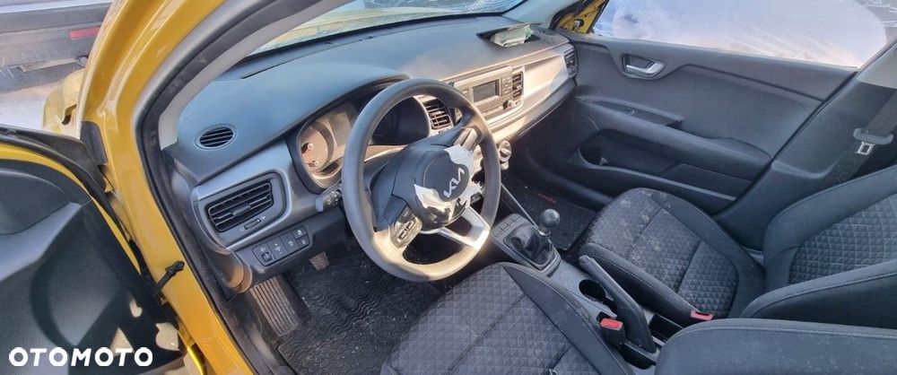 Kia Rio - 9
