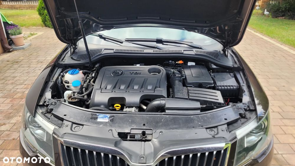 Skoda Superb 2.0 TDI Green tec DSG Elegance - 32