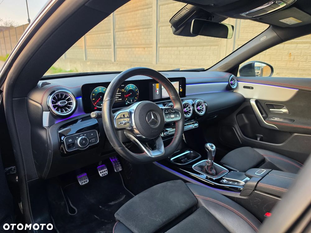 Mercedes-Benz CLA 180 AMG Line - 9