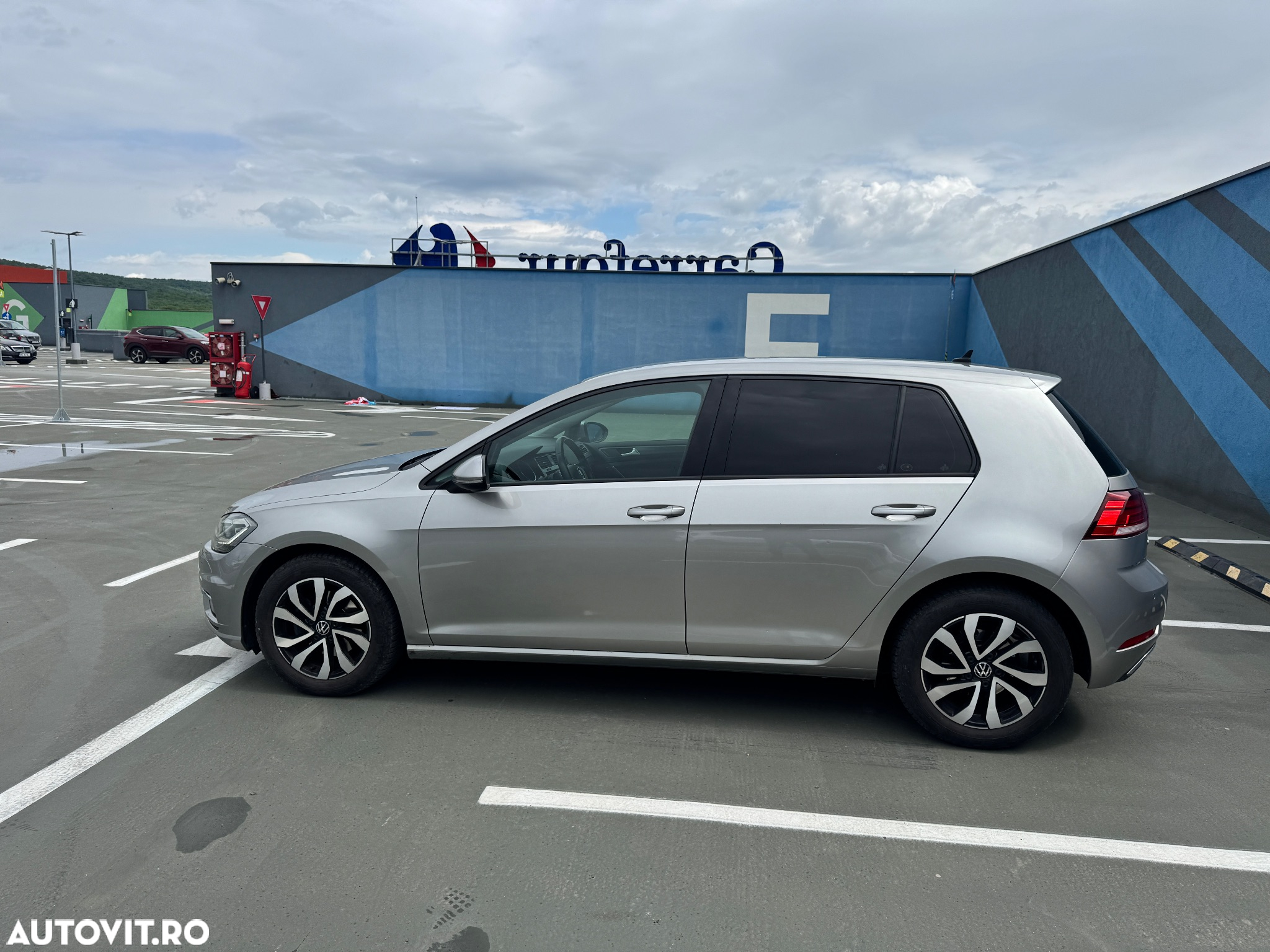 Volkswagen Golf 1.6 TDI DSG Comfortline - 2