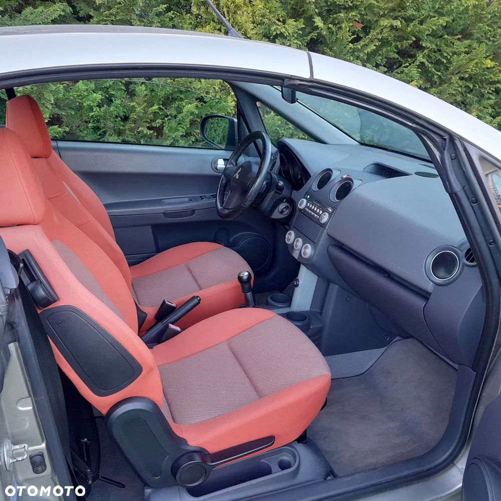 Mitsubishi Colt - 11