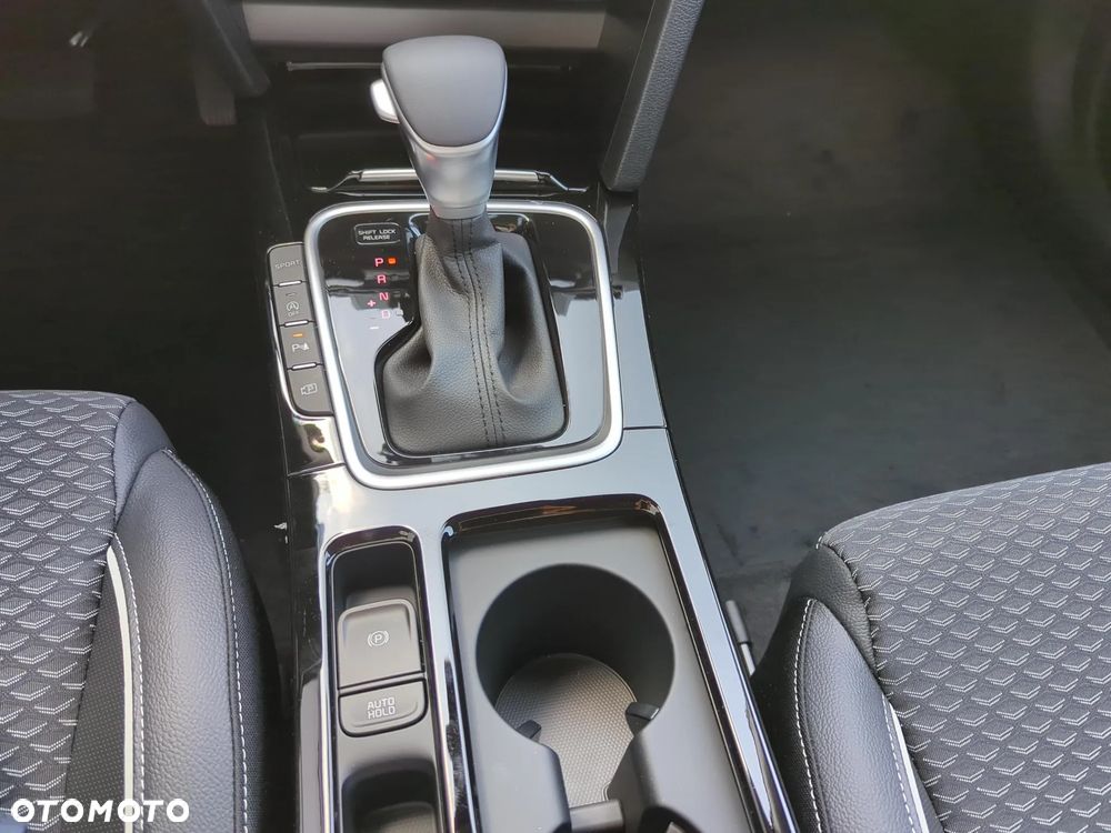 Kia Ceed 1.5 T-GDI Tribute DCT - 16