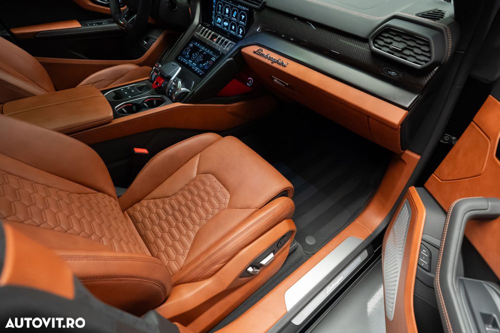 Lamborghini Urus - 36