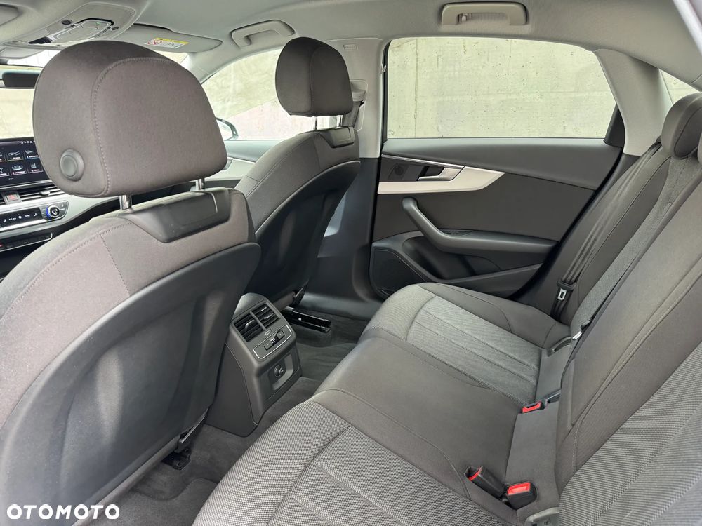 Audi A4 Limousine 35 TFSI mHEV Advanced S tronic - 11