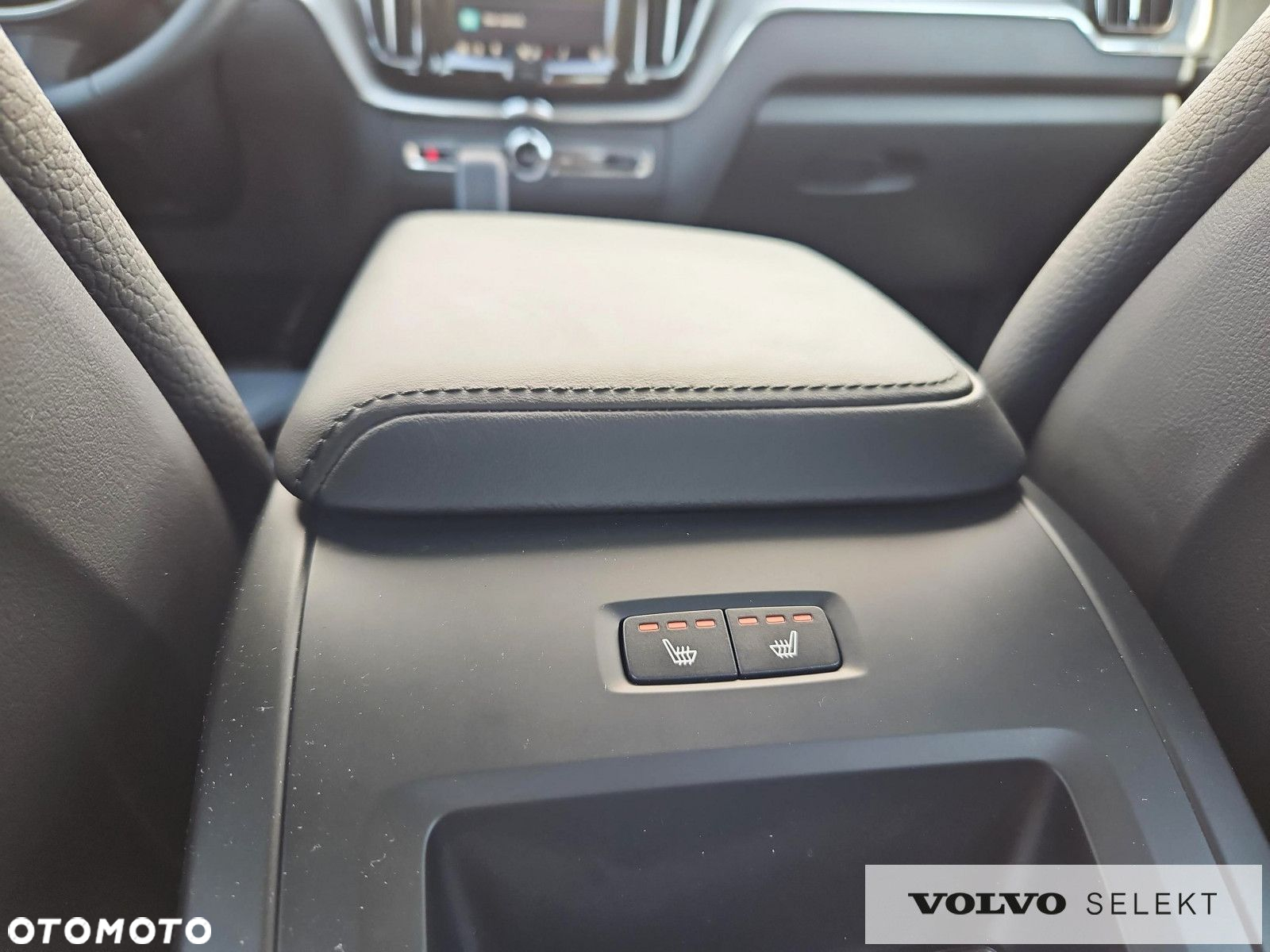 Volvo XC 60 B5 B AWD Plus Dark - 29