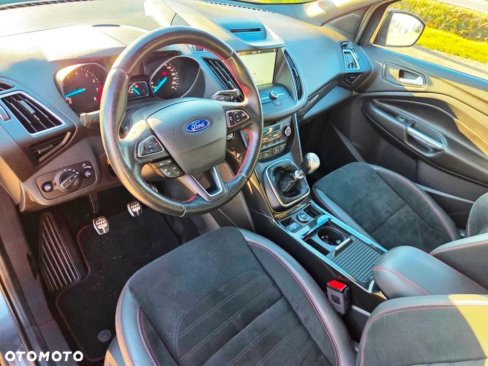 Ford Kuga 1.5 EcoBoost 2x4 ST-Line - 27
