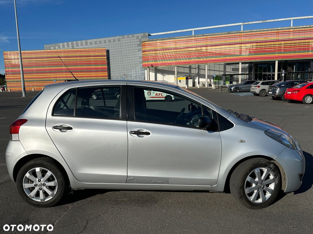 Toyota Yaris 1.33 VVT-i Sol - 3