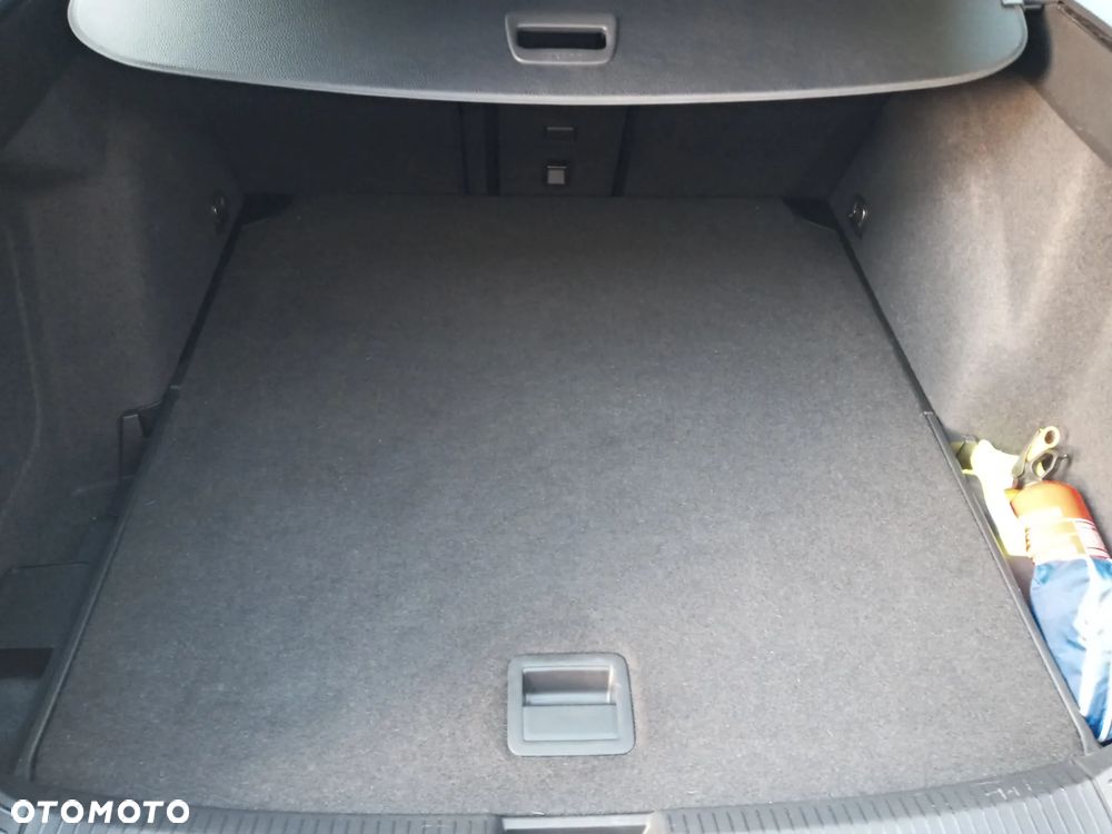 Volkswagen Golf 2.0 TDI Life - 36
