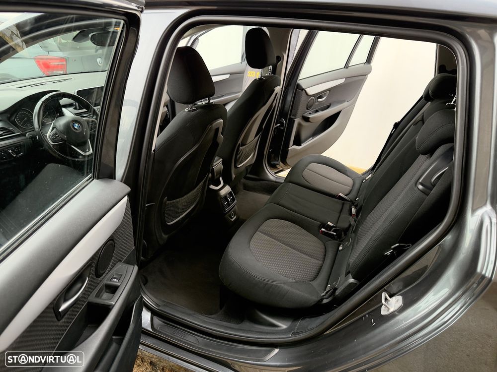 BMW 218 Gran Tourer d 7L Line Luxury - 44