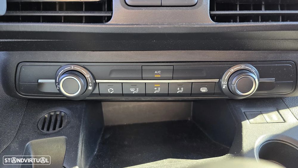 Peugeot PARTNER STANDARD 1.5 BLUEHDI 100 3P - 33