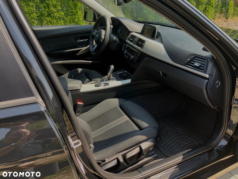 BMW Seria 3 325d Sport Line - 9