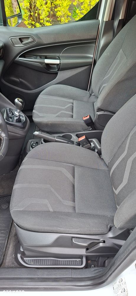 Ford Tourneo Connect Grand - 13