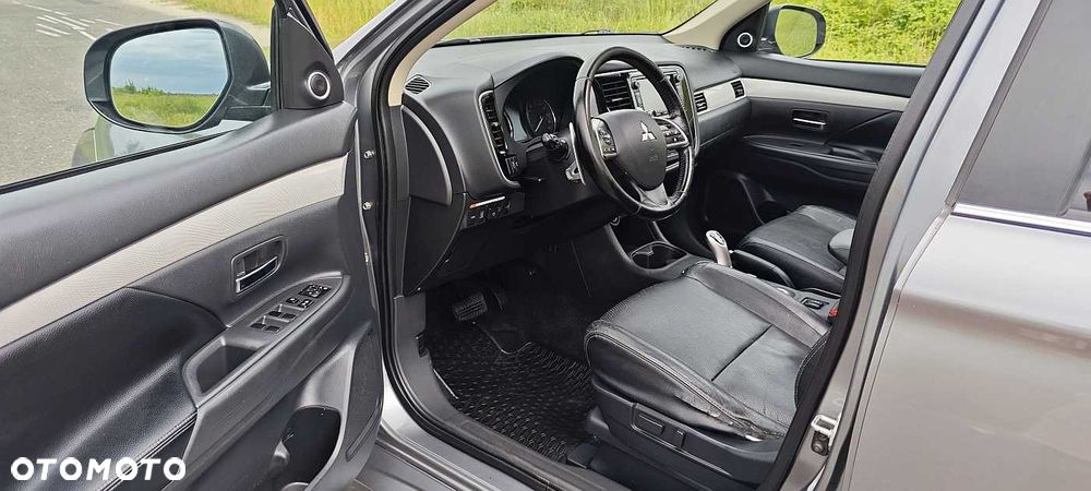 Mitsubishi Outlander - 6