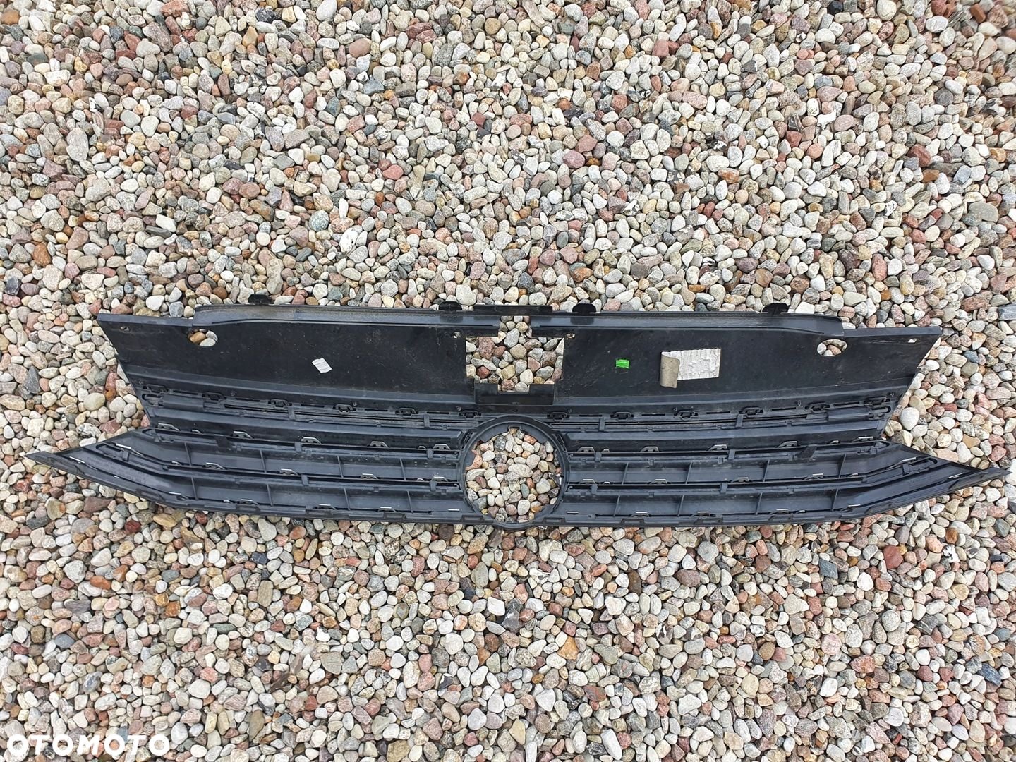 Grill atrapa VW Passat B8 rok 15-19 - 4