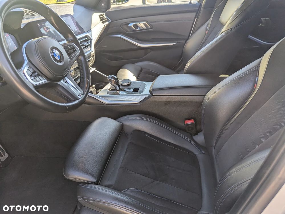 BMW Seria 3 320d xDrive M Sport - 13