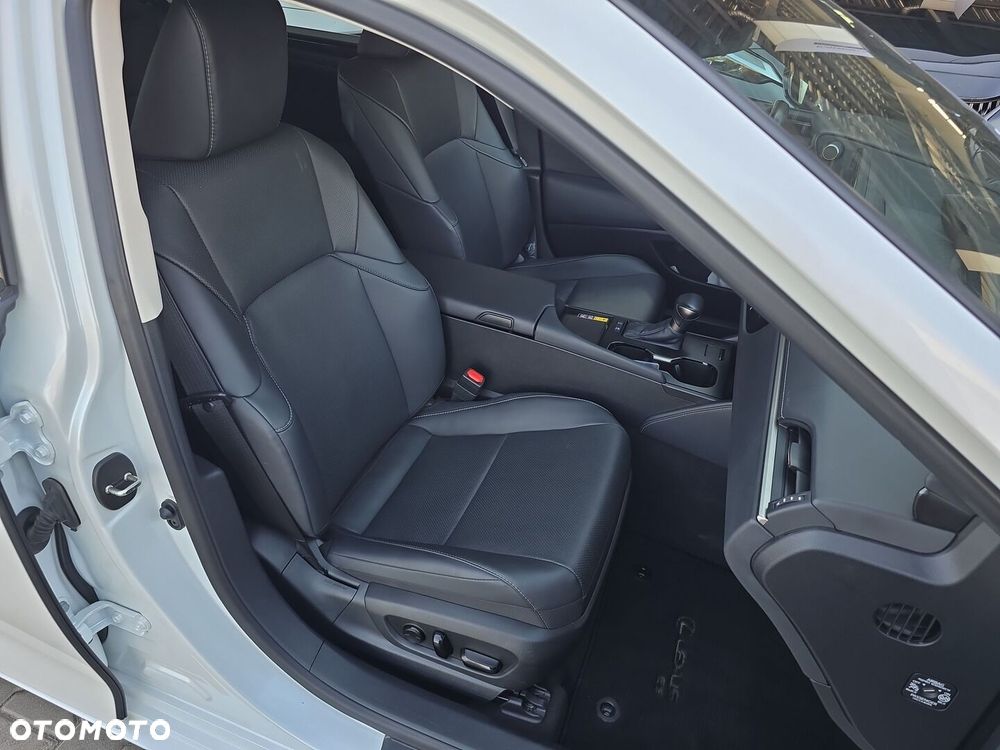 Lexus ES 300h Business Edition - 22
