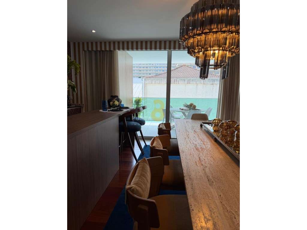 T3 Mobilado com Terraço de 60 m², Piscina e Garagem Box | Praça Gui... - Grande imagem: 5/31