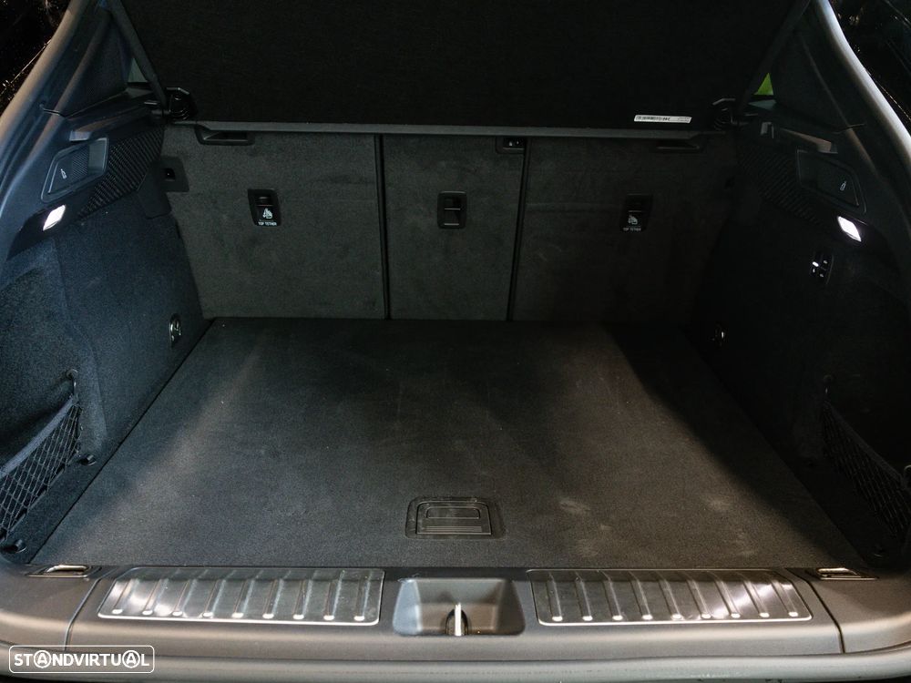 Porsche Macan Electric 4 - 19