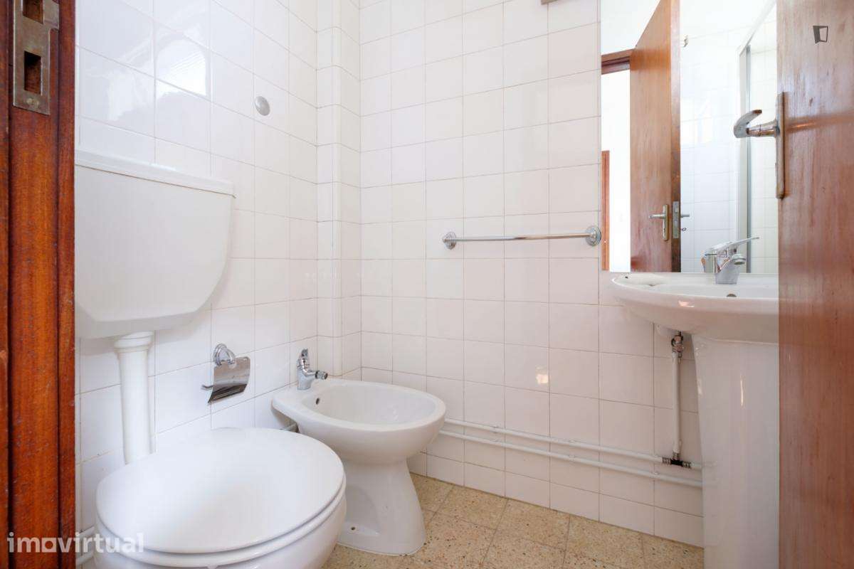 Quarto - localizado em Bairro do Sol Coimbra - Grande imagem: 3/23
