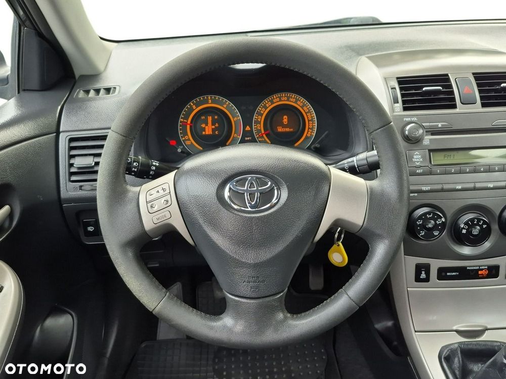Toyota Corolla - 22