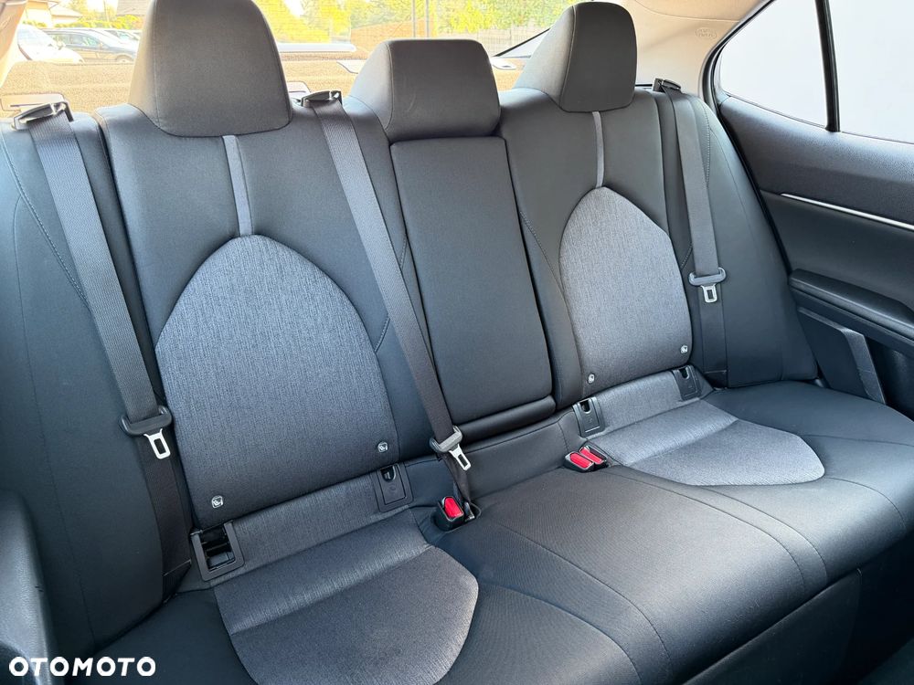 Toyota Camry 2.5 Hybrid Comfort CVT - 22