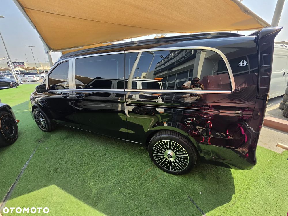 Mercedes-Benz Klasa V 300 extralang 9G-TRONIC Special Edition Avantgarde - 36