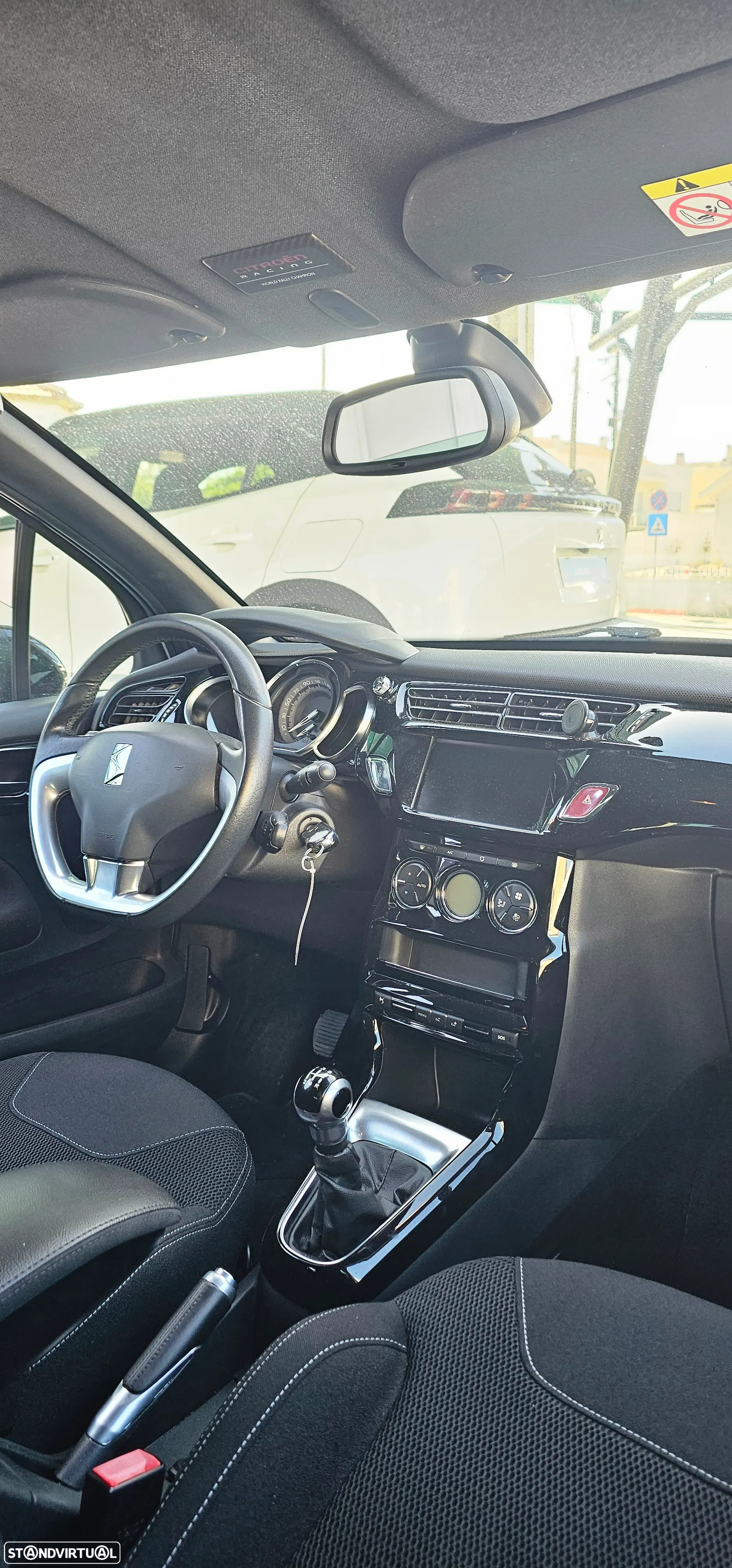 Citroën DS3 1.6 e-HDi So Chic - 8