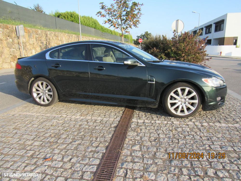 Jaguar XF 2.7 V6 Premium Luxury - 2