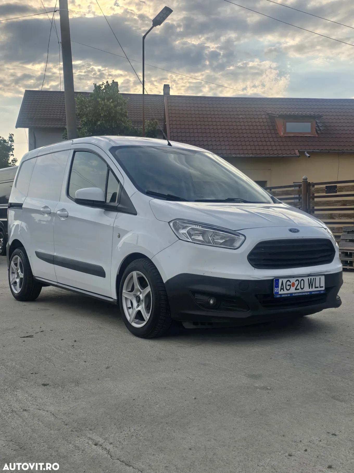 Ford Courier - 2