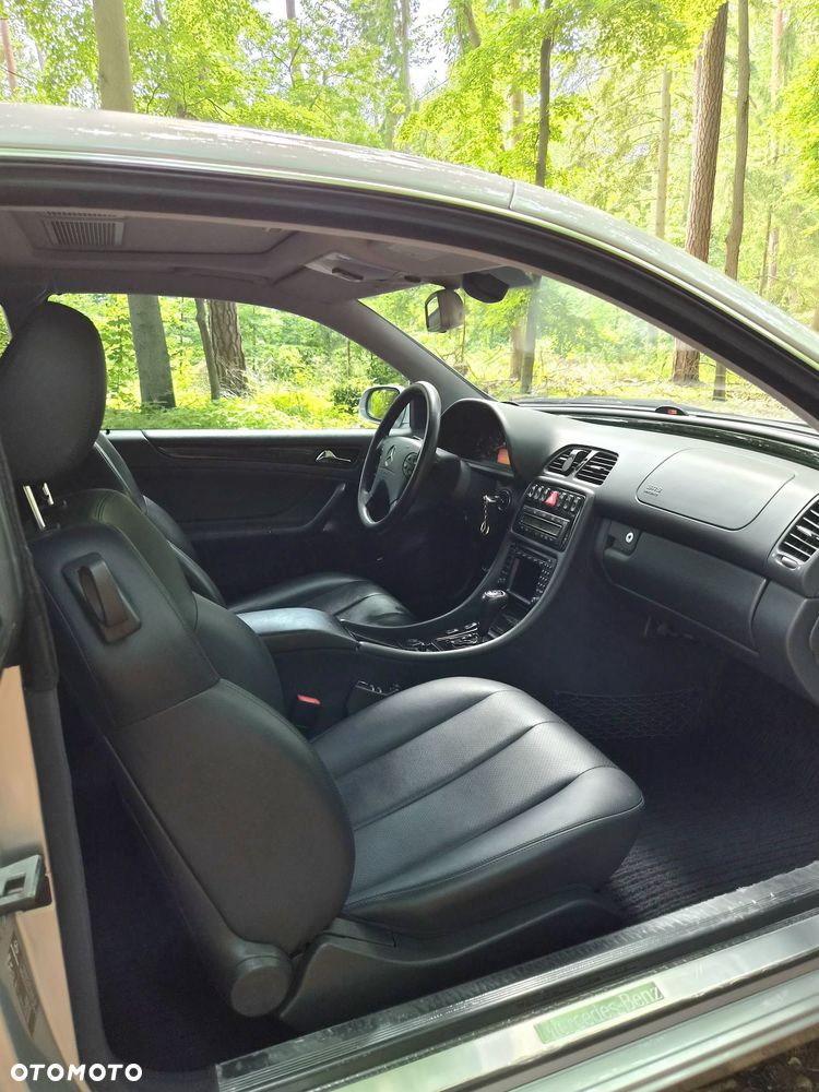 Mercedes-Benz CLK - 26