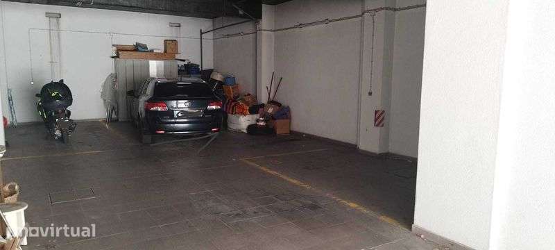 Espaço de Garagem Av Novas - Grande imagem: 2/2