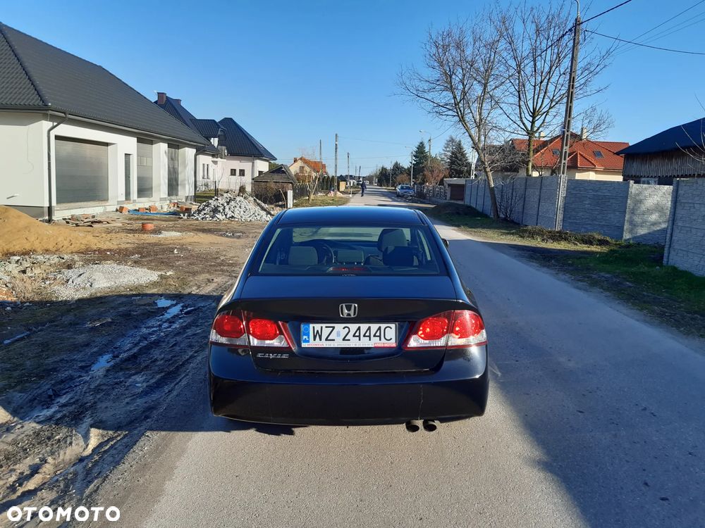 Honda Civic 1.8 Base - 12