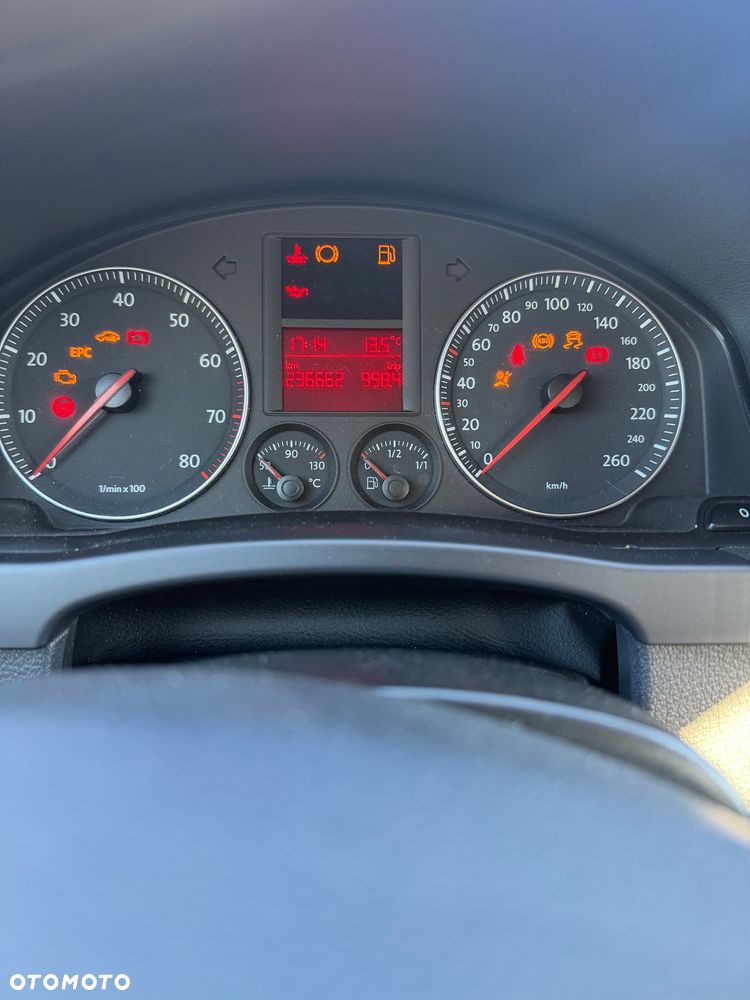 Volkswagen Golf 1.6 FSI Trendline - 10