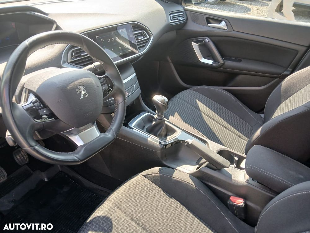 Peugeot 308 1.2L PureTech S&S BVM6 Active Pack - 6