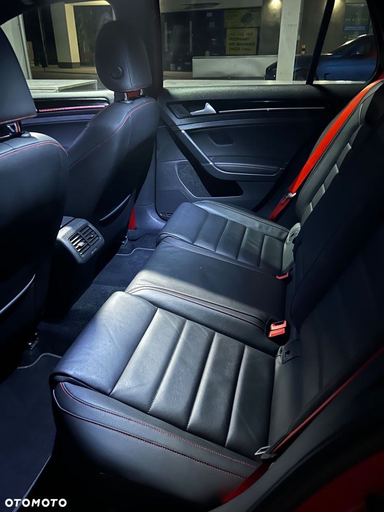 Volkswagen Golf - 15