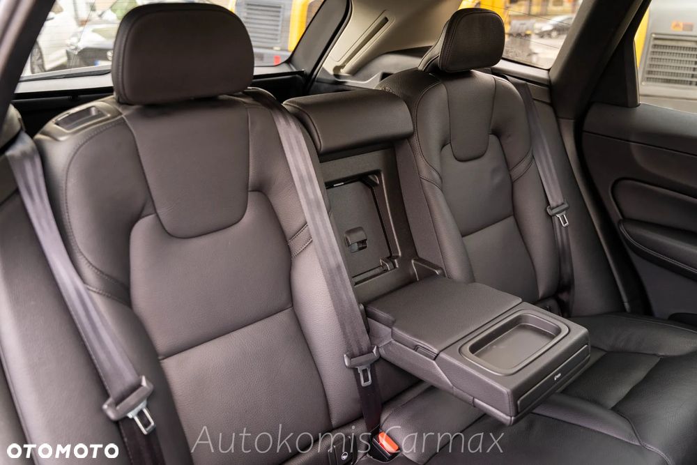 Volvo XC 60 T5 AWD Geartronic Momentum - 23