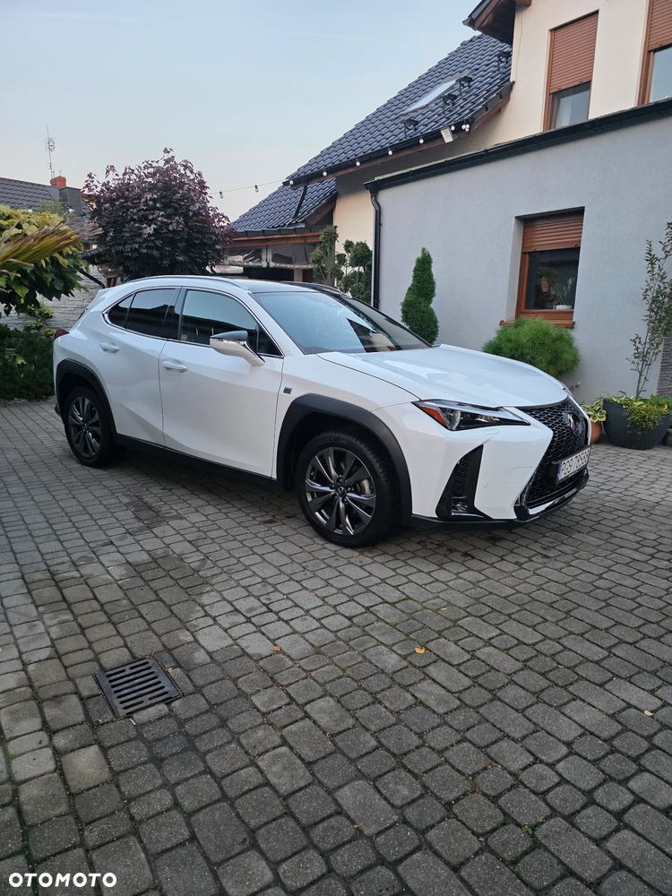 Lexus UX - 3
