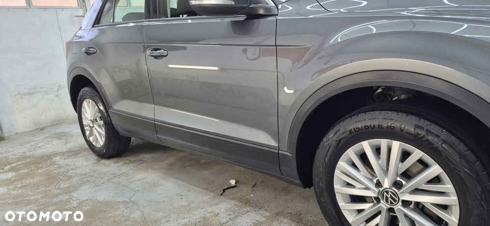 Volkswagen T-Roc - 3