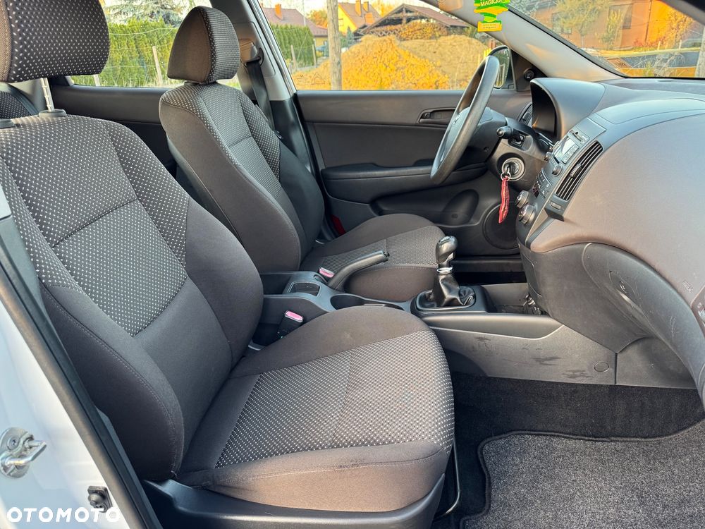 Hyundai i30 1.4 Comfort World Cup - 14