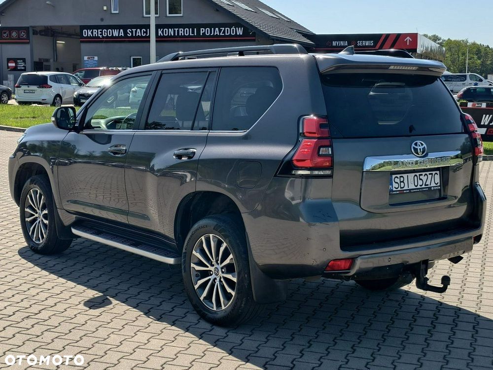 Toyota Land Cruiser - 5