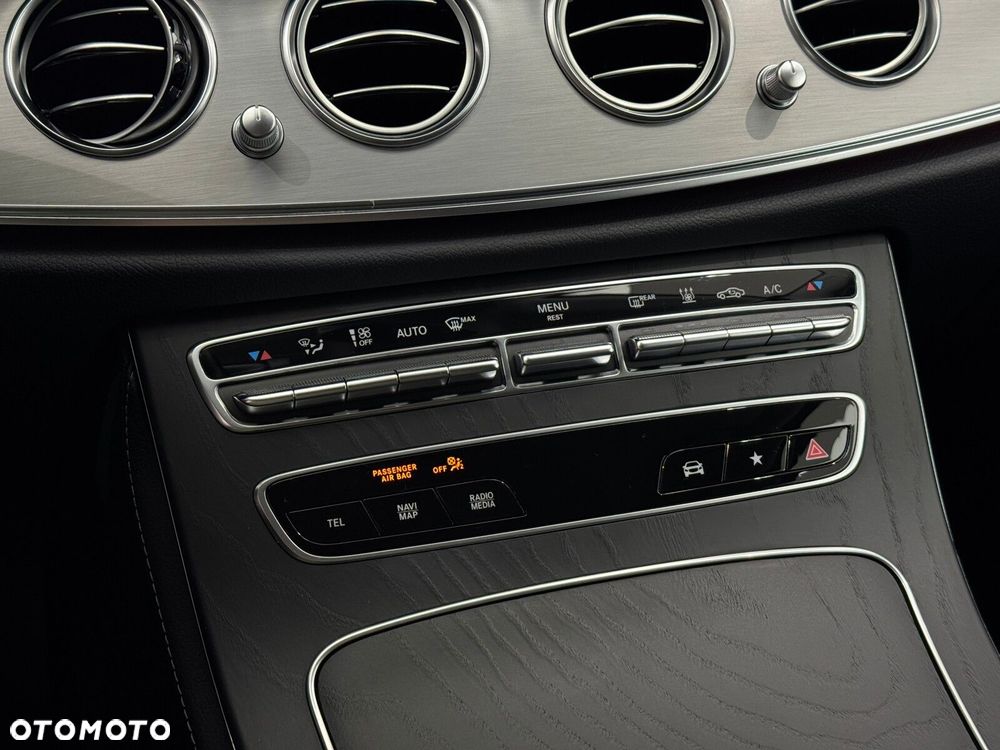 Mercedes-Benz Klasa E 220 d 4-Matic AMG/Avantgarde - 23